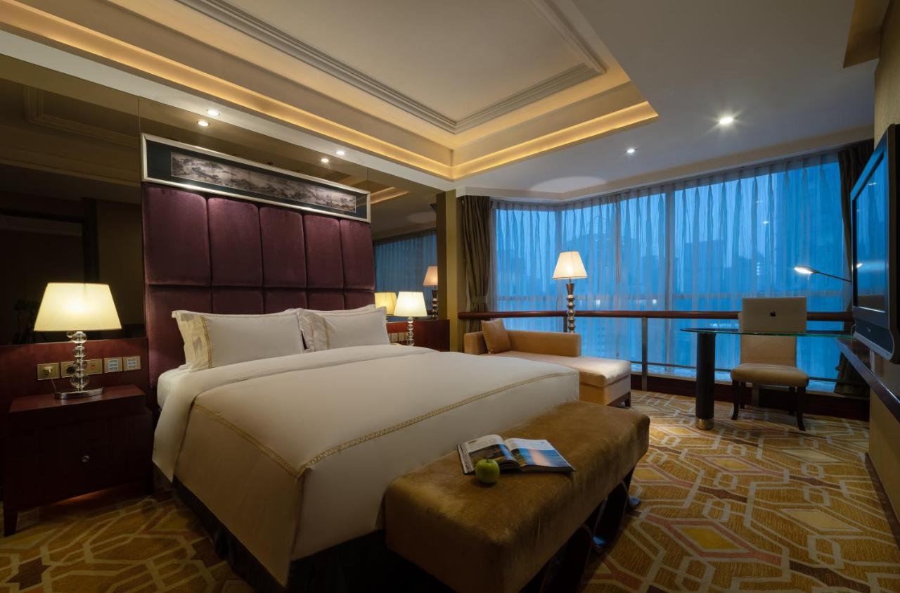 Chengdu Tianfu Sunshine Hotel Bagian luar foto